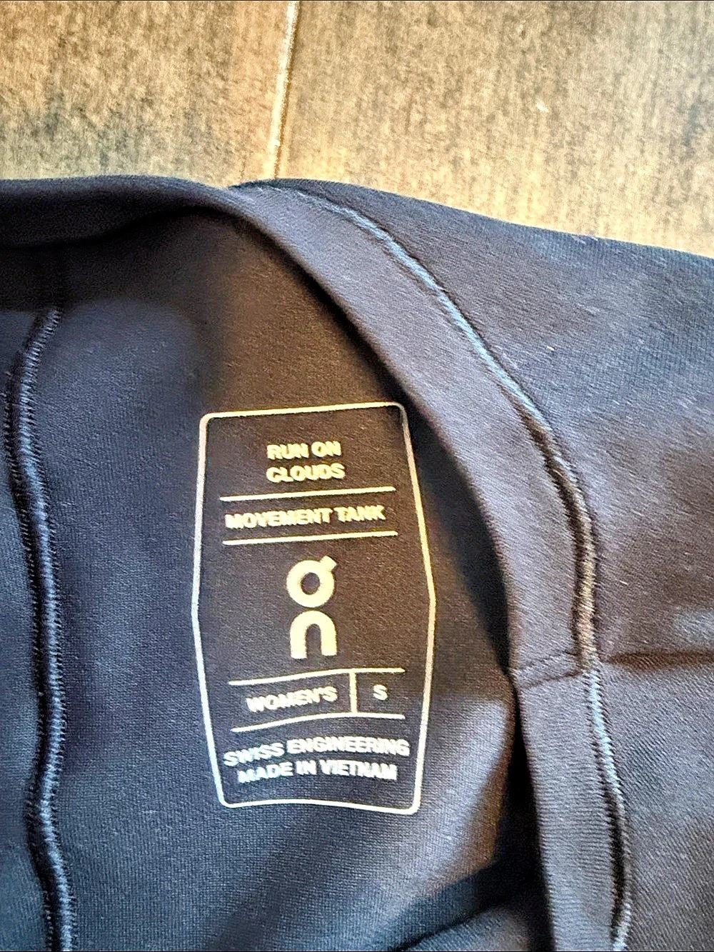 ON Women's sporty tank Top - Picture 3 of 3